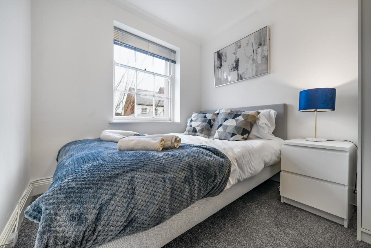 Modern, City Centre -2 Bedroom Apartments Reading Kültér fotó